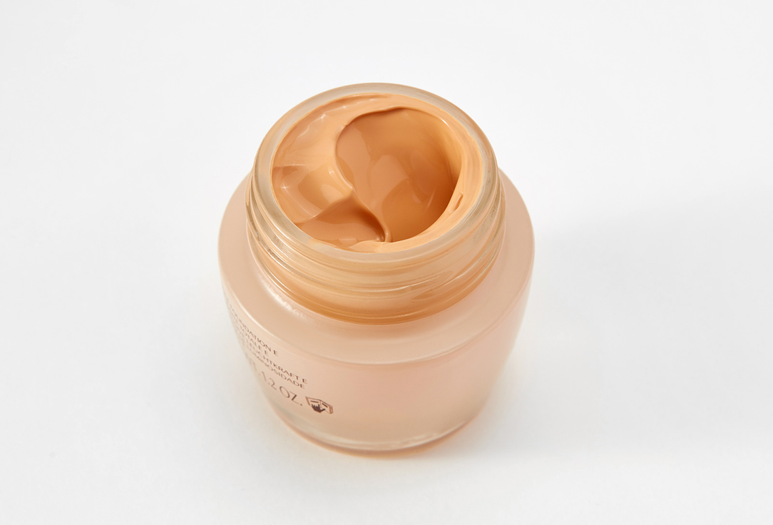 Shiseido Foundation with a radiant effect Future solution lx