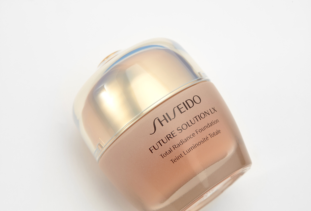Shiseido Foundation with a radiant effect Future solution lx 3, Neutral 30 ml Shiseido Foundation with a radiant effect Future solution lx