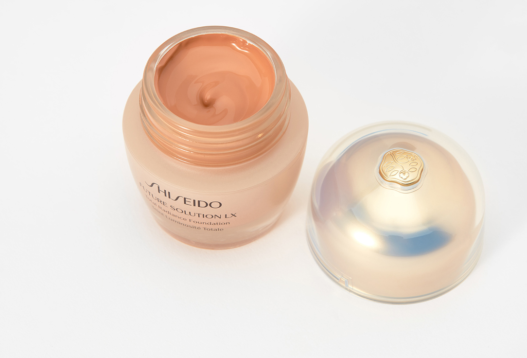 Shiseido Foundation with a radiant effect Future solution lx 3, Neutral 30 ml Shiseido Foundation with a radiant effect Future solution lx