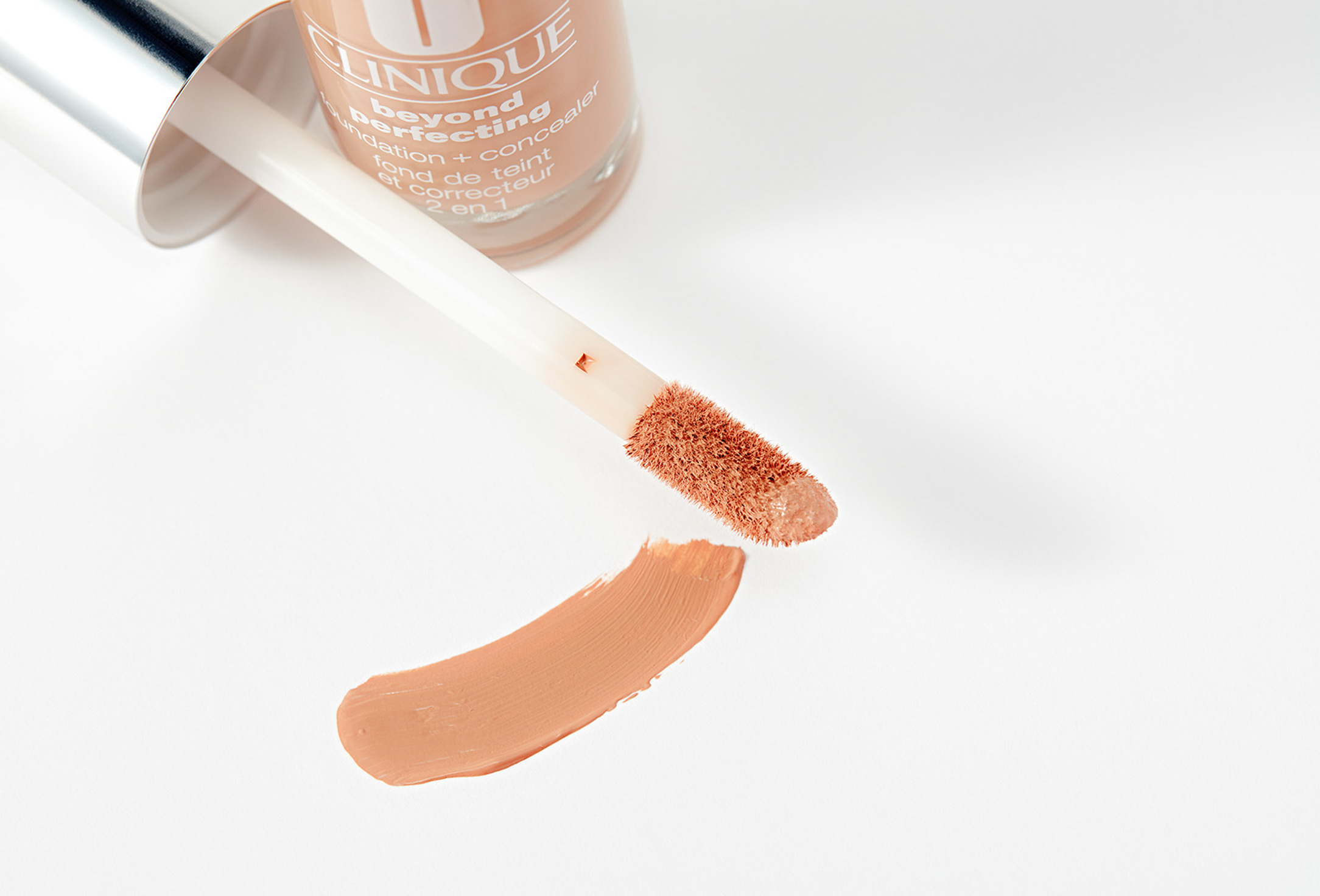Clinique Long-Lasting Matte foundation & concealer 2-in-1 Beyond Perfecting