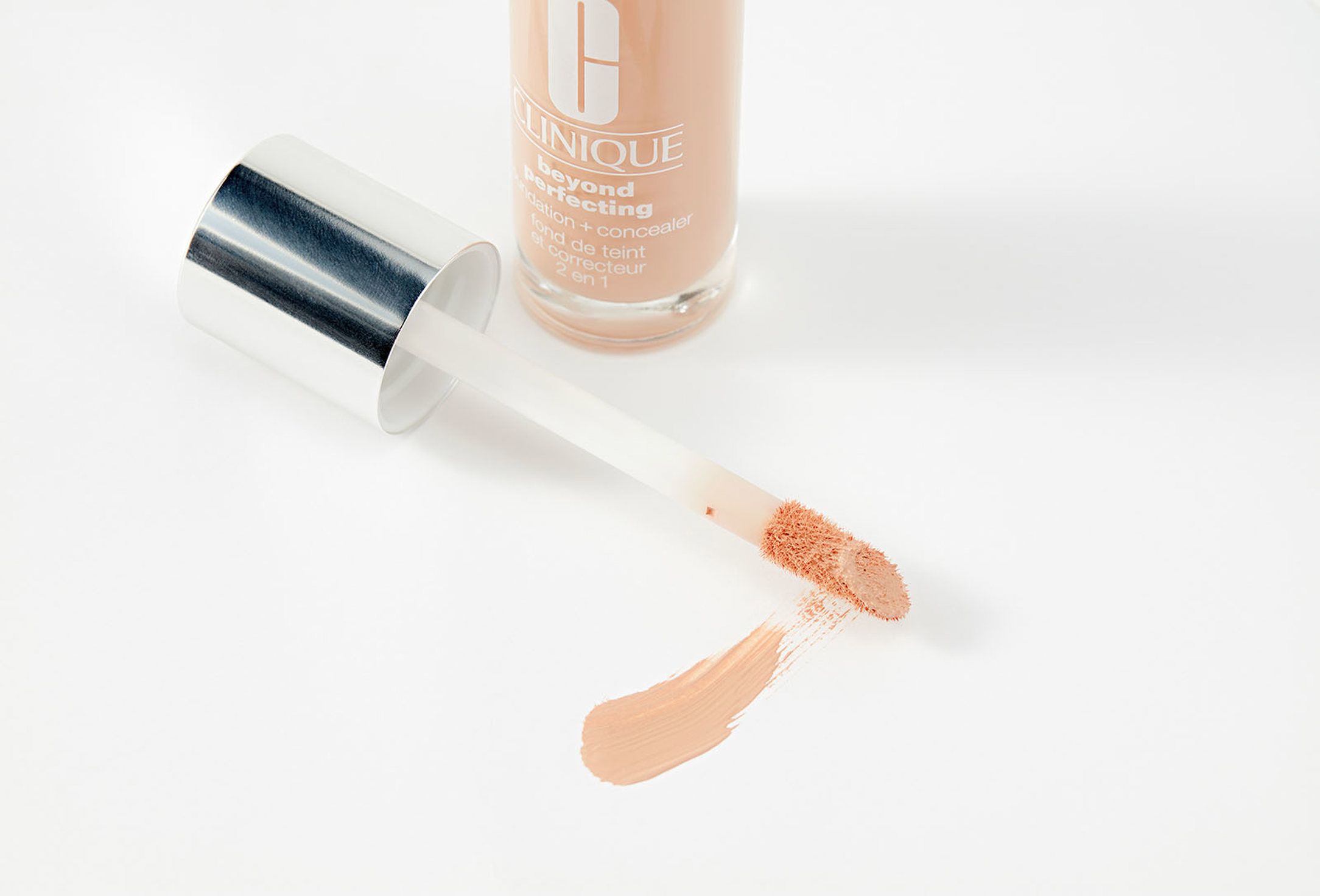Clinique Long-Lasting Matte foundation & concealer 2-in-1 Beyond Perfecting