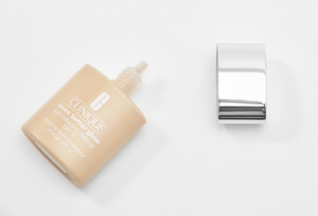 Clinique Lightweight Illuminating Fondation SPF15 Even Better Glow