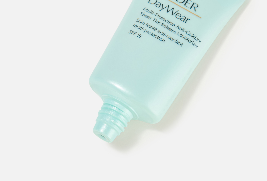 إستي لودر كريم مرطب ملون للوجه بعامل حماية 15 دي وير