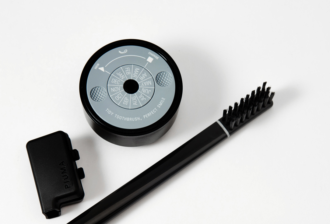 PIUMA Medium toothbrush with stand PERFECT BLACK 1 pcs PIUMA Medium toothbrush with stand PERFECT BLACK