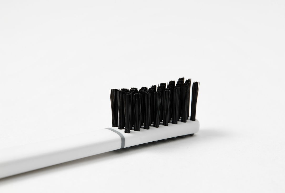 PIUMA Medium toothbrush with stand PURE WHITE 1 pcs PIUMA Medium toothbrush with stand PURE WHITE