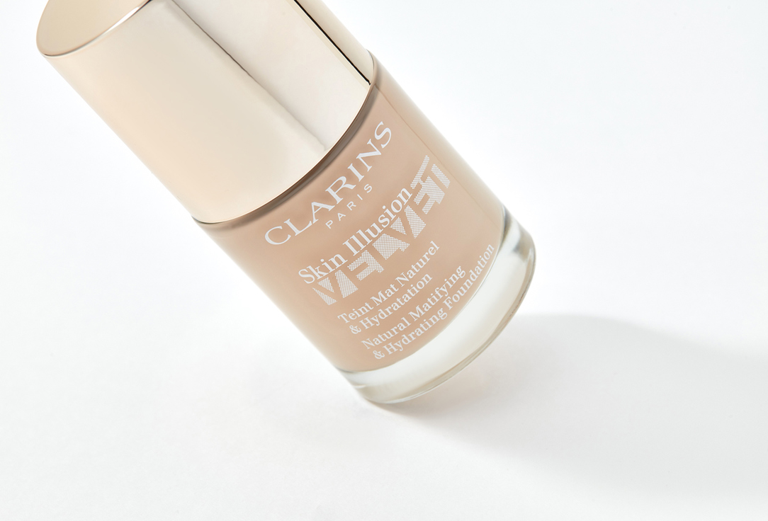 Clarins Легкий Матирующий тональный крем Skin Illusion Velvet