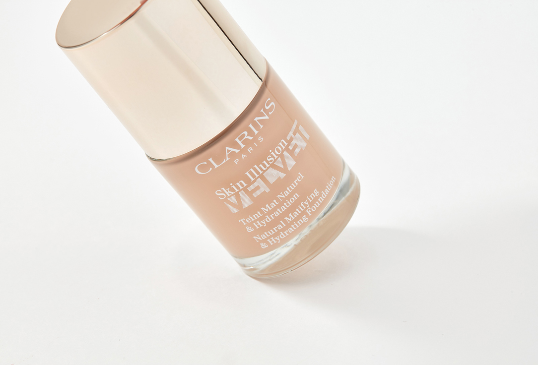 Clarins Lightweight Mattifying Foundation Skin Illusion Velvet 107C, Beige 30 ml Clarins Lightweight Mattifying Foundation Skin Illusion Velvet