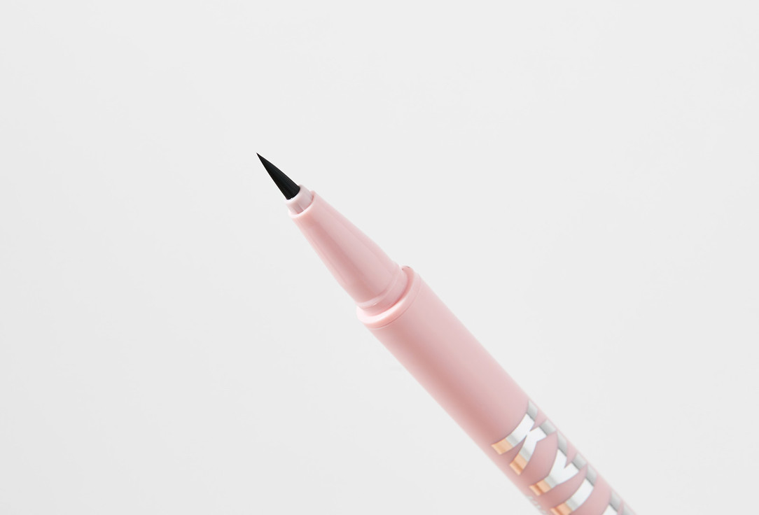 Kylie Cosmetics Matte Eyeliner Liquid eye pen 001, Black 0.3 ml Kylie Cosmetics Matte Eyeliner Liquid eye pen