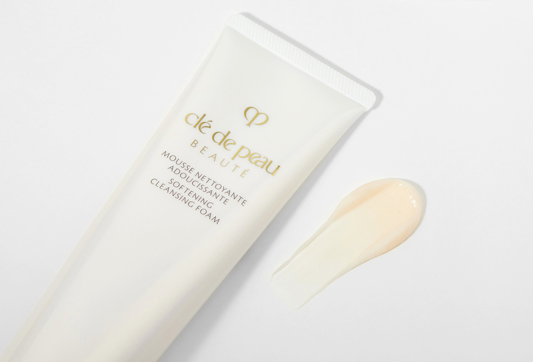 Clé de Peau Beauté Moisturizing cleansing face foam Softening Cleansing Foam
