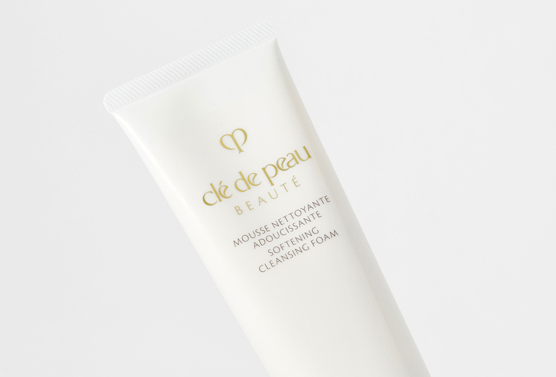 Clé de Peau Beauté Moisturizing cleansing face foam Softening Cleansing Foam