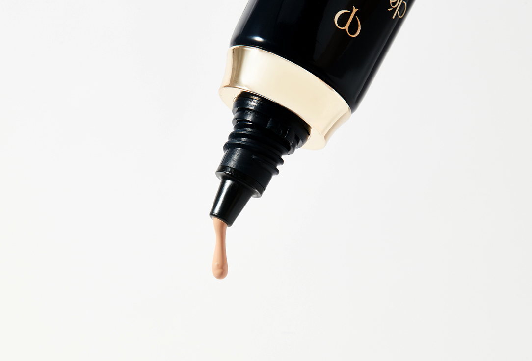 Clé de Peau Beauté Moisturizing cremy foundation SPF 25 Radiant Cream Foundation