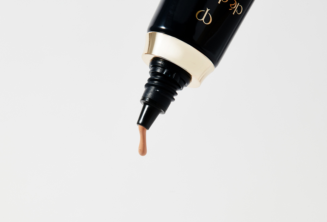 Clé de Peau Beauté Moisturizing cremy foundation SPF 25 Radiant Cream Foundation