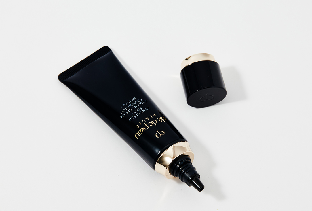 Clé de Peau Beauté Moisturizing cremy foundation SPF 25 Radiant Cream Foundation