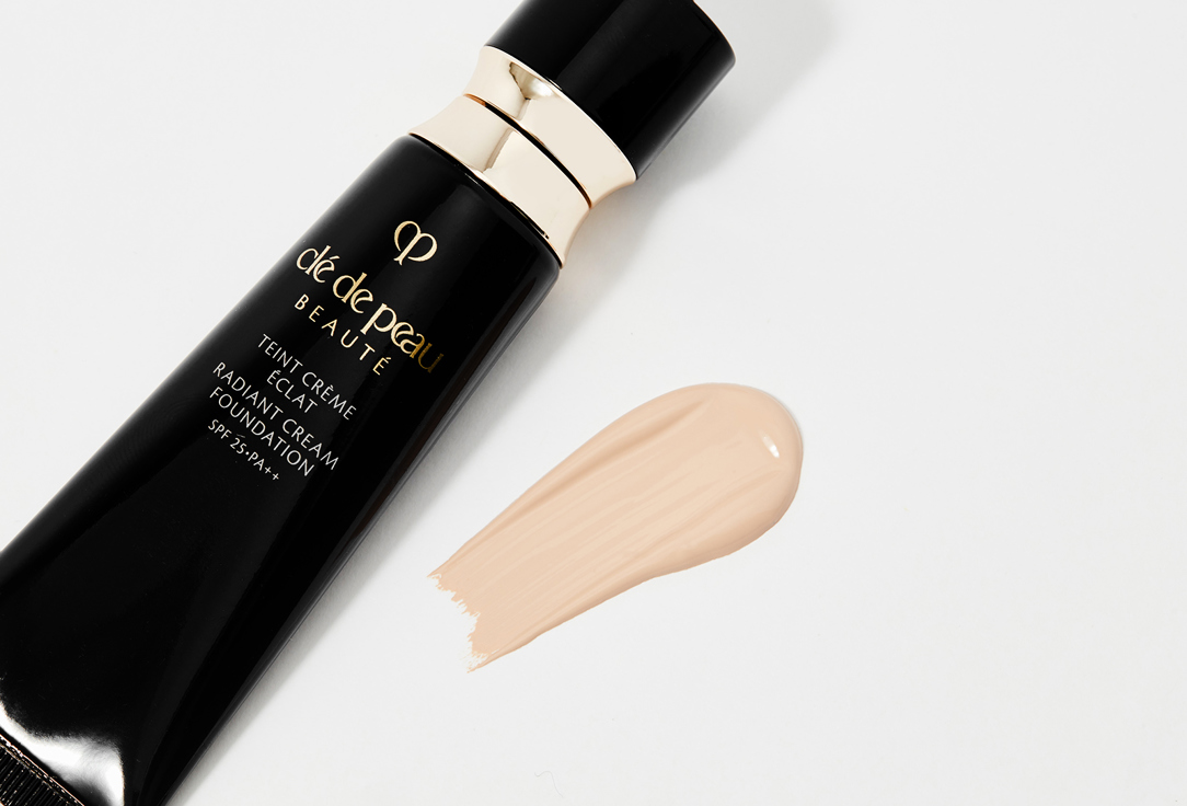 Clé de Peau Beauté Moisturizing cremy foundation SPF 25 Radiant Cream Foundation