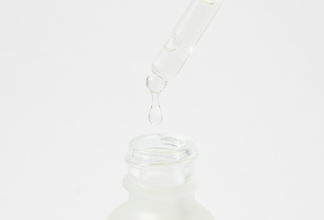 REVOLUTION SKINCARE Moisturizing eye serum 5% Caffeine Solution + Hyaluronic Acid