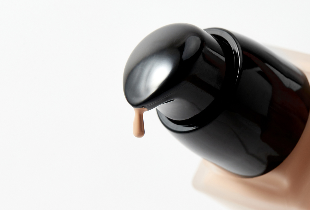 ELIAN RUSSIA MATTIFYING SATIN FOUNDATION SPF 10 Silk Obsession