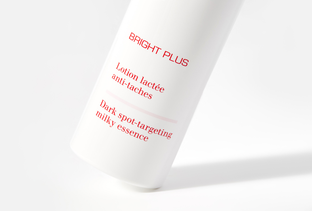Clarins Dark spot-targeting milky face essence Bright Plus