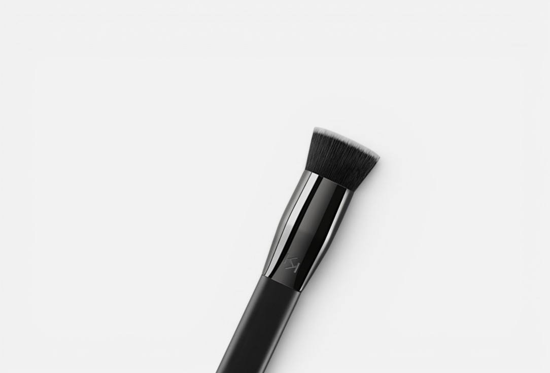 KIKO Milano Dense, rounded face brush Face 05 1 pcs KIKO Milano Dense, rounded face brush Face 05