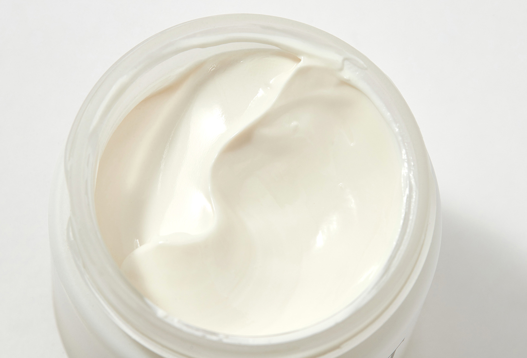 Valmont 2 in 1 face peel and mask Face Exfoliant