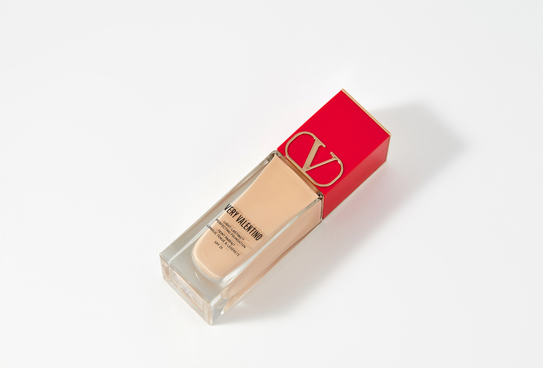Valentino Semi-matte, long-lasting liquid foundation SPF 25 Very Valentino