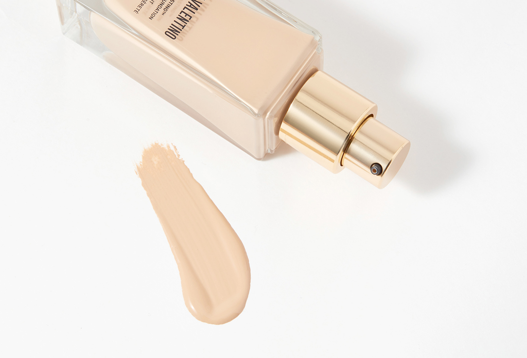 Valentino Semi-matte, long-lasting liquid foundation SPF 25 Very Valentino