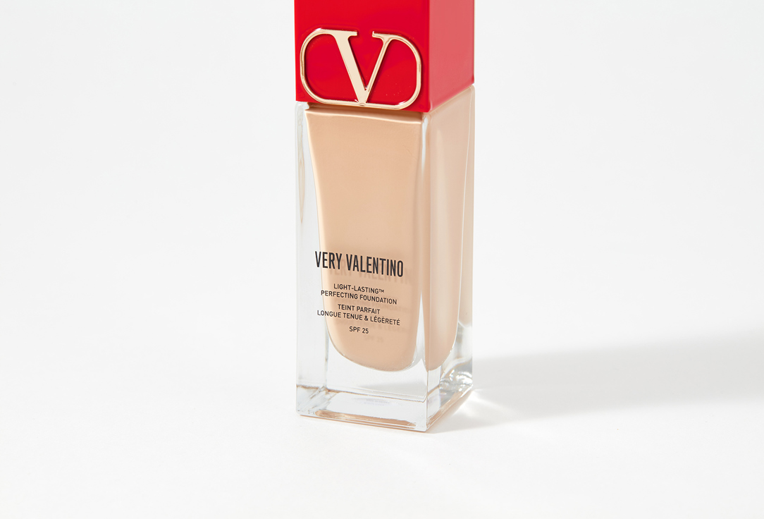 Valentino Semi-matte, long-lasting liquid foundation SPF 25 Very Valentino