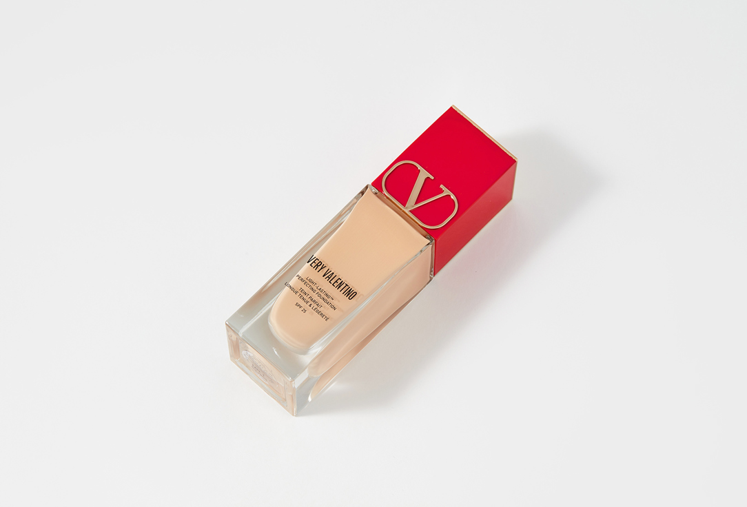 Valentino Semi-matte, long-lasting liquid foundation SPF 25 Very Valentino