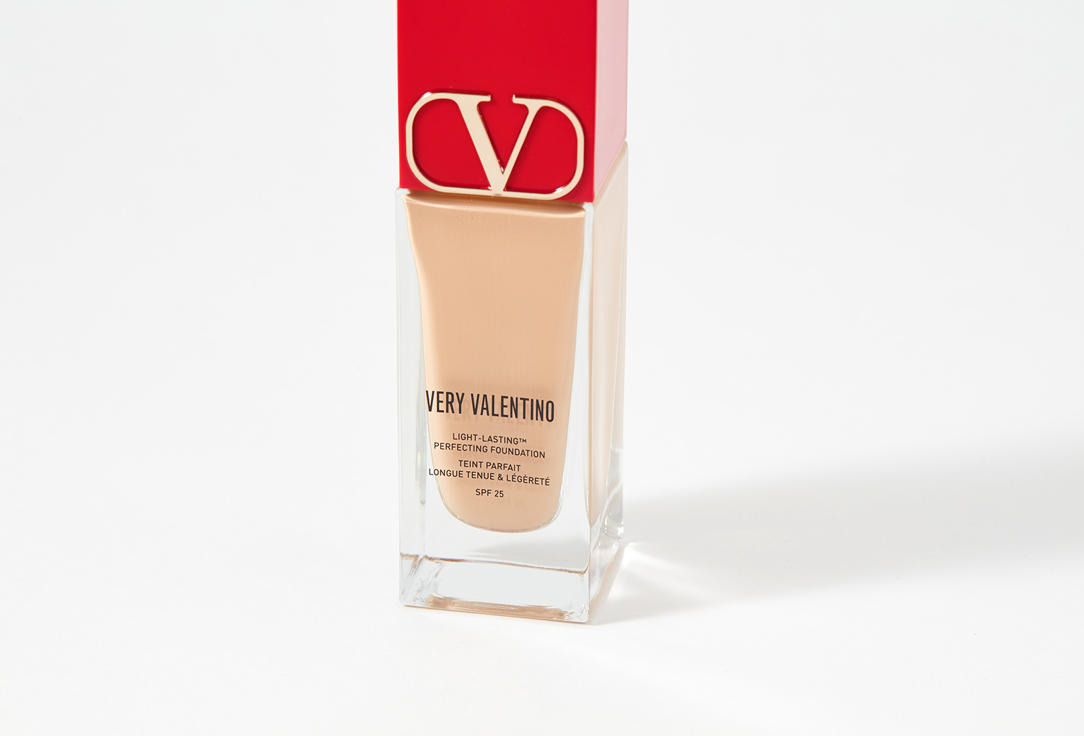 Valentino Semi-matte, long-lasting liquid foundation SPF 25 Very Valentino