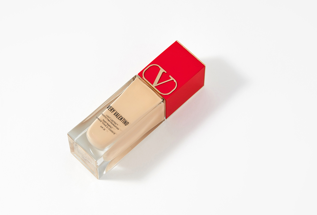 Valentino Semi-matte, long-lasting liquid foundation SPF 25 Very Valentino