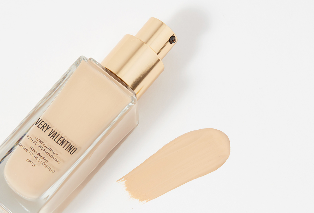 Valentino Semi-matte, long-lasting liquid foundation SPF 25 Very Valentino