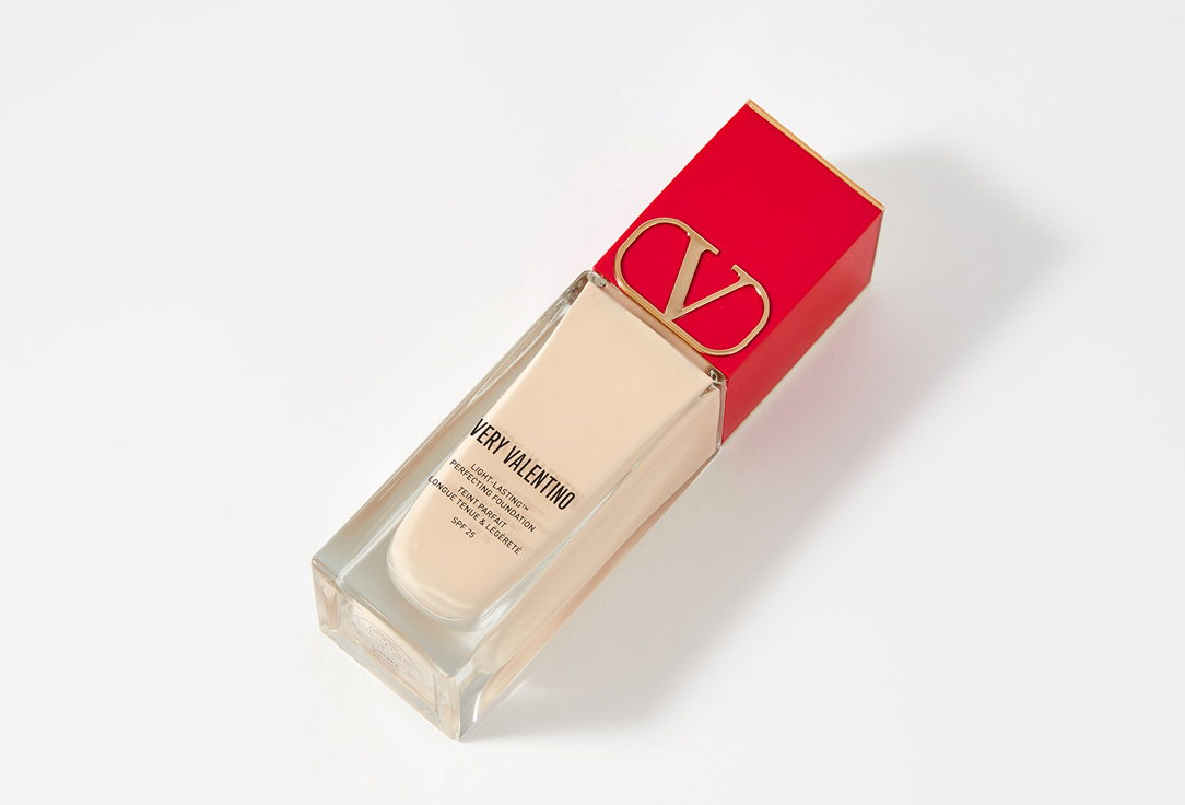 Valentino Semi-matte, long-lasting liquid foundation SPF 25 Very Valentino Light Rosa 1 25 ml Valentino Semi-matte, long-lasting liquid foundation SPF 25 Very Valentino