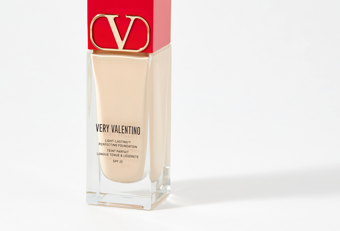 Valentino Semi-matte, long-lasting liquid foundation SPF 25 Very Valentino Light Rosa 1 25 ml Valentino Semi-matte, long-lasting liquid foundation SPF 25 Very Valentino