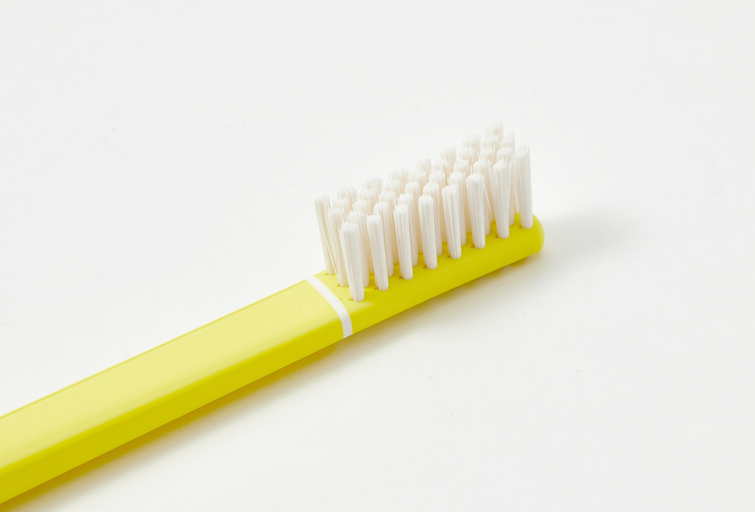PIUMA Soft toothbrush with stand ECHINACEA 1 pcs PIUMA Soft toothbrush with stand ECHINACEA