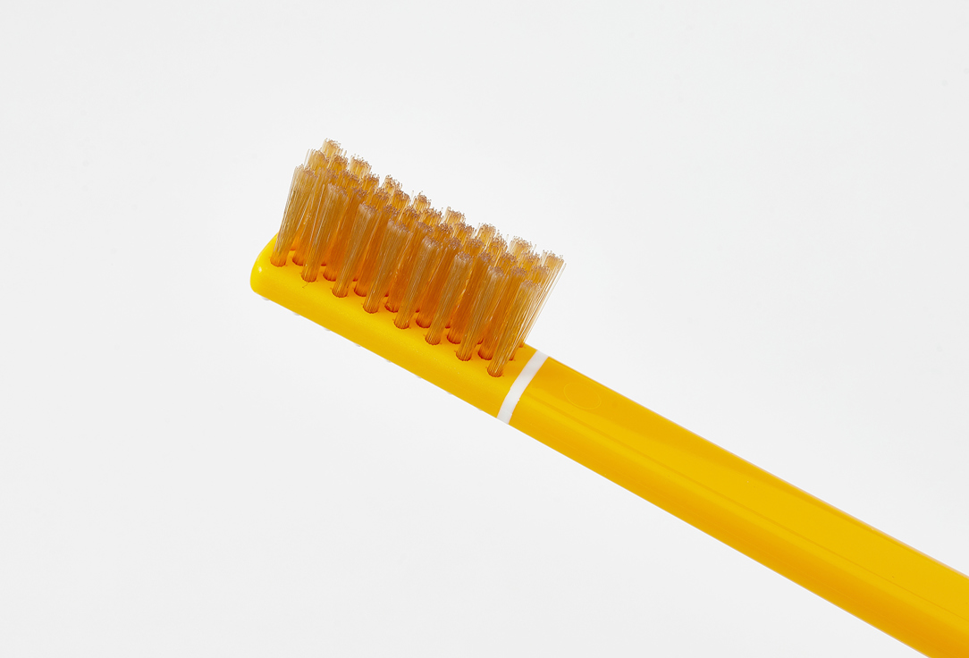 PIUMA Medium toothbrush VITAMIN C 1 pcs PIUMA Medium toothbrush VITAMIN C