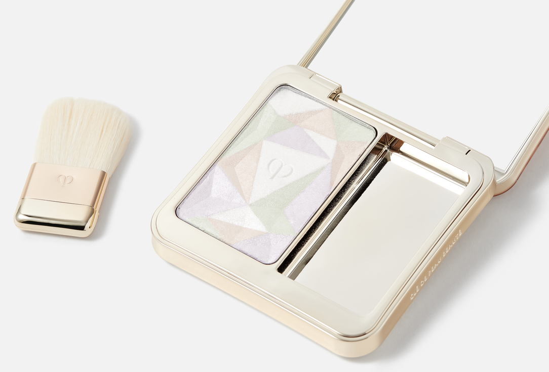 Clé de Peau Beauté Silky-smooth powder highlighter Luminizing Face Enhancer