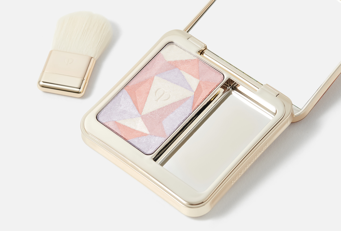Clé de Peau Beauté Silky-smooth powder highlighter Luminizing Face Enhancer