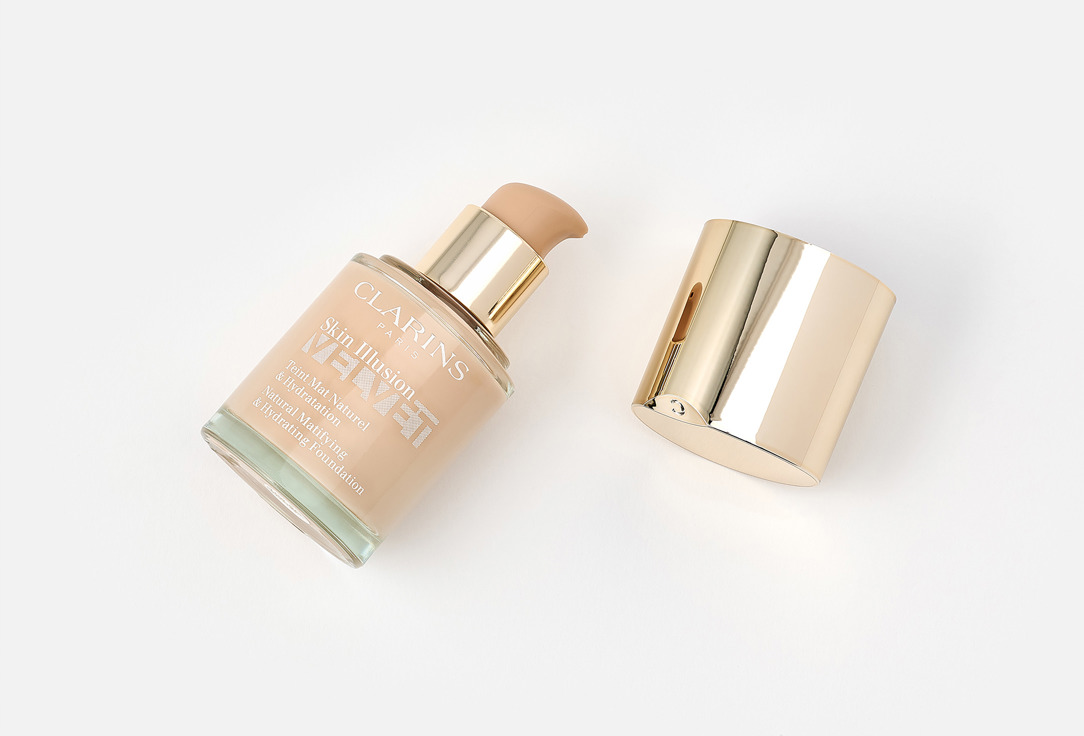 Clarins Lightweight Mattifying Foundation Skin Illusion Velvet 102.5C, Retail 30 ml Clarins Lightweight Mattifying Foundation Skin Illusion Velvet