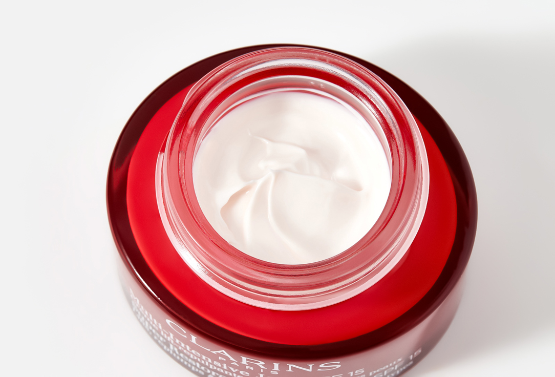 Clarins Rejuvenating Face Cream for all skin types SPF 15 Super Restorative Day