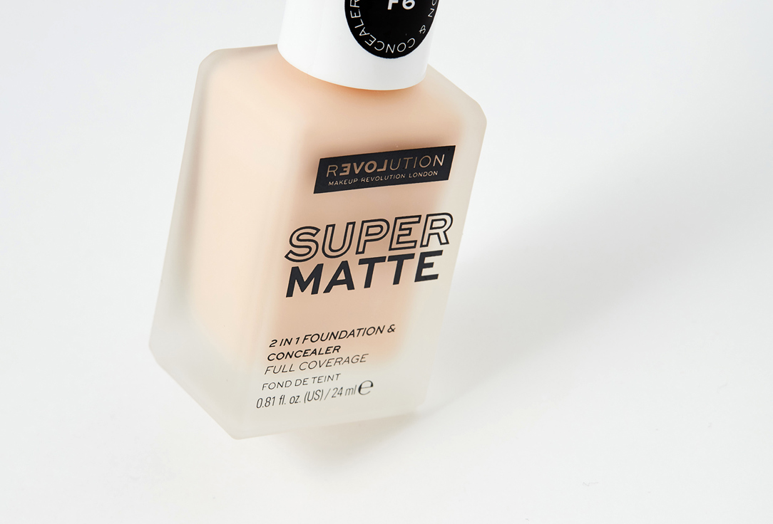 RELOVE REVOLUTION 2-in-1 foundation and concealer Super Matte