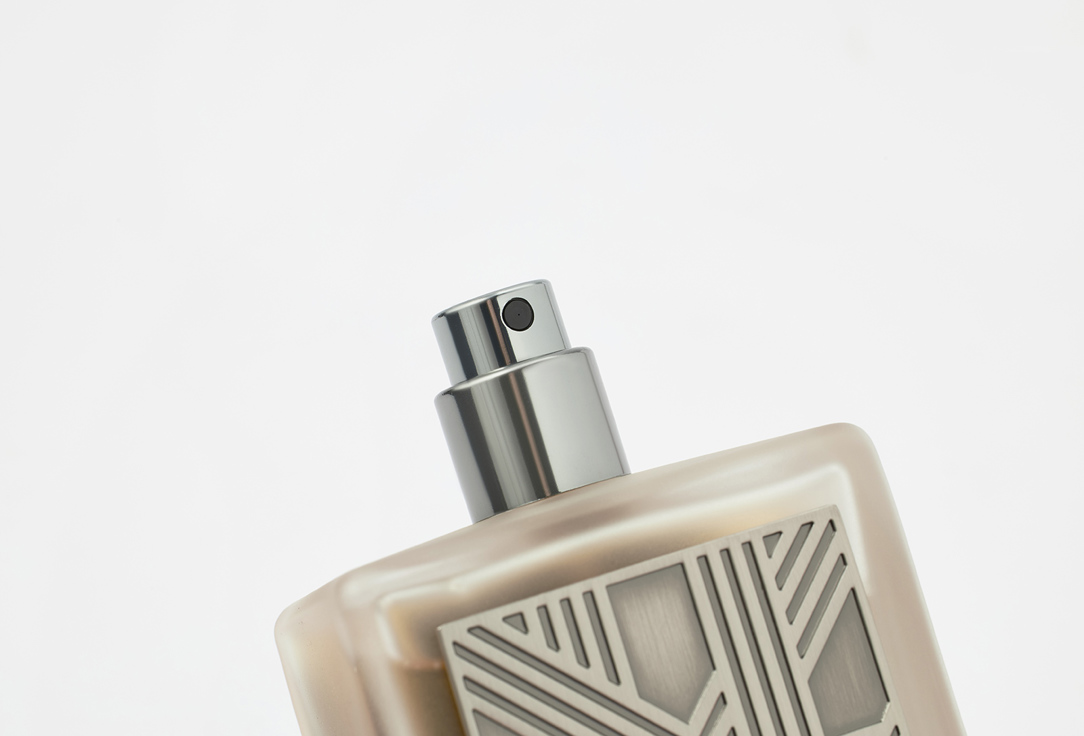 كاجال ماء عطر فضة