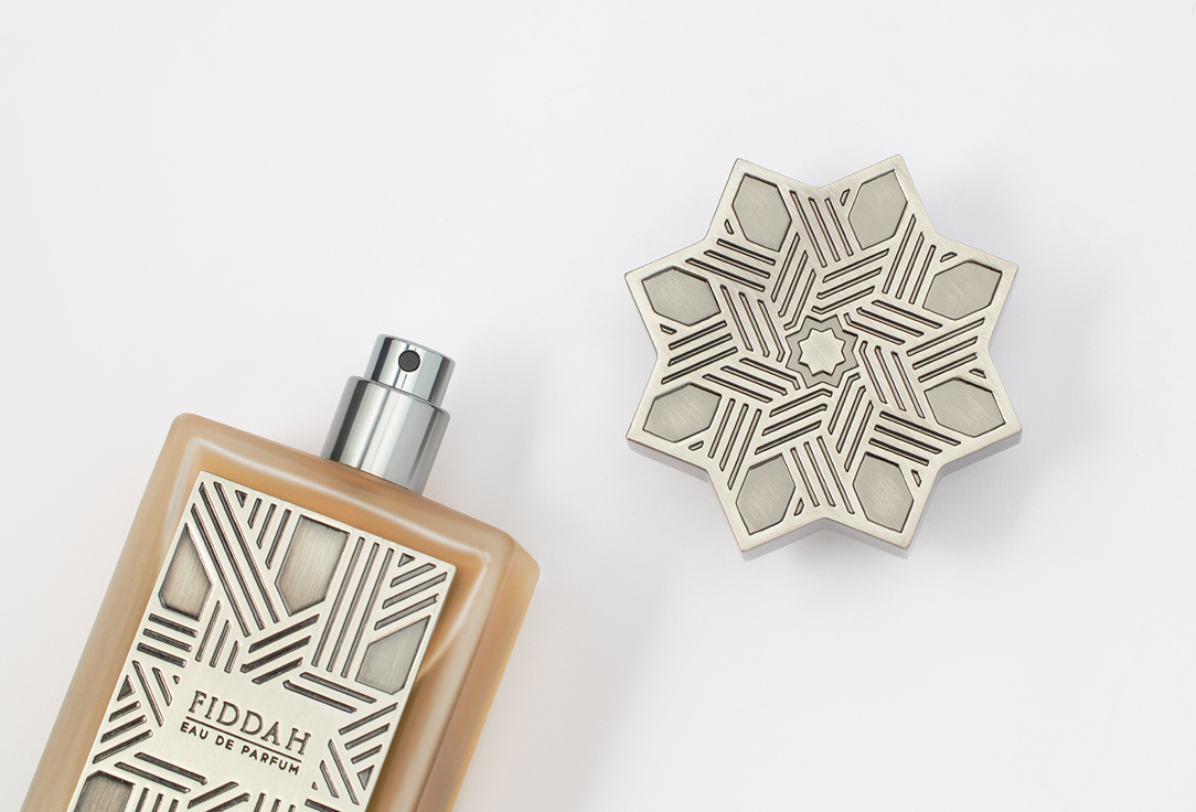 كاجال ماء عطر فضة