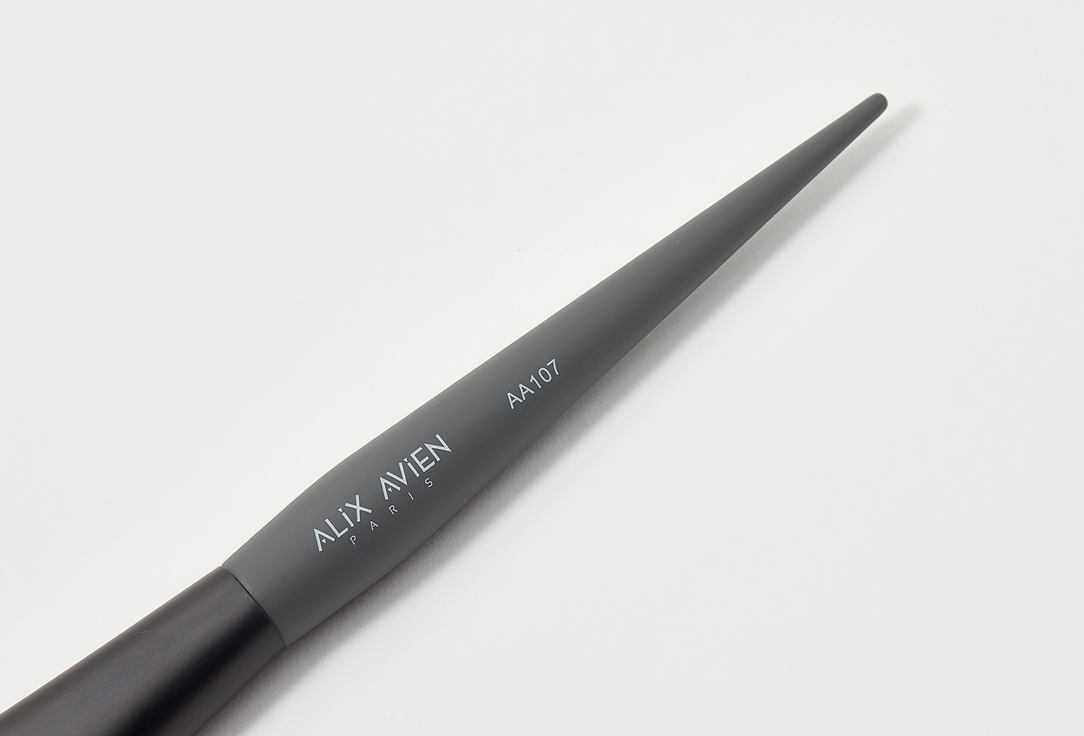 ALIX AVIEN Makeup Brush Blusher Brush
