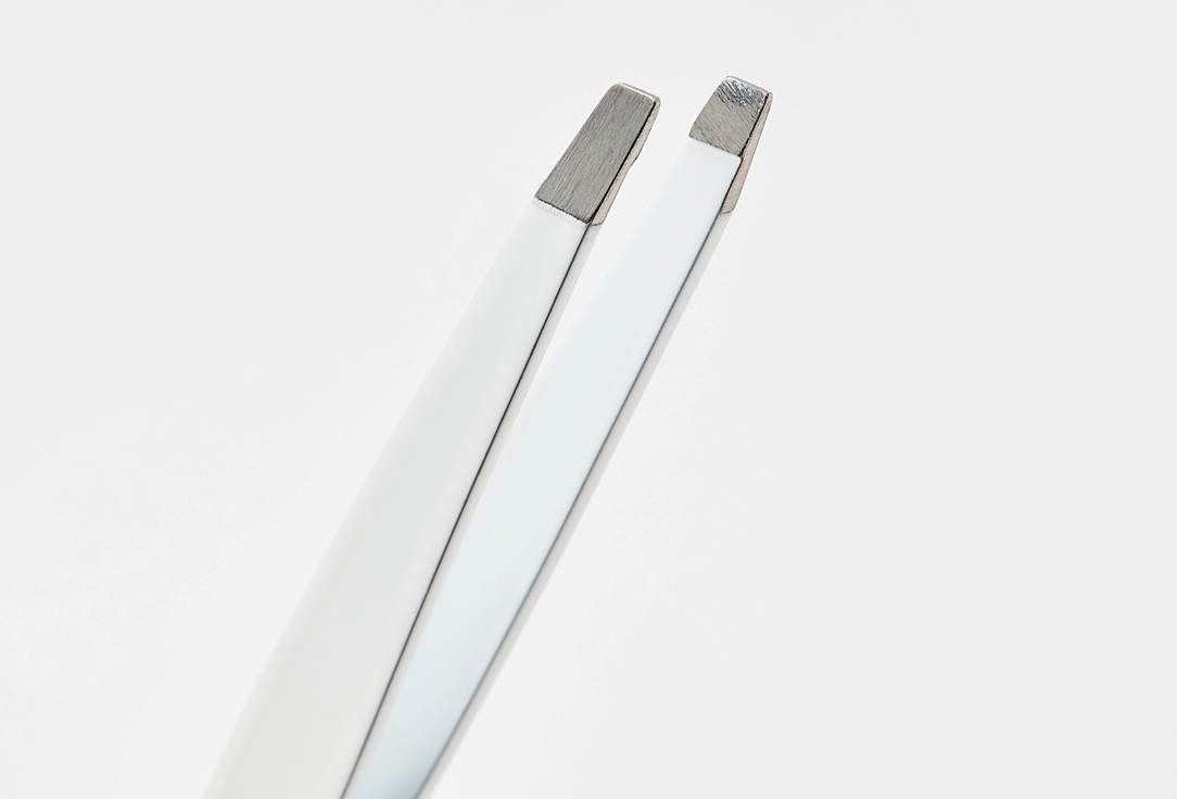 For me by gold apple Eyebrow tweezer Tweezer