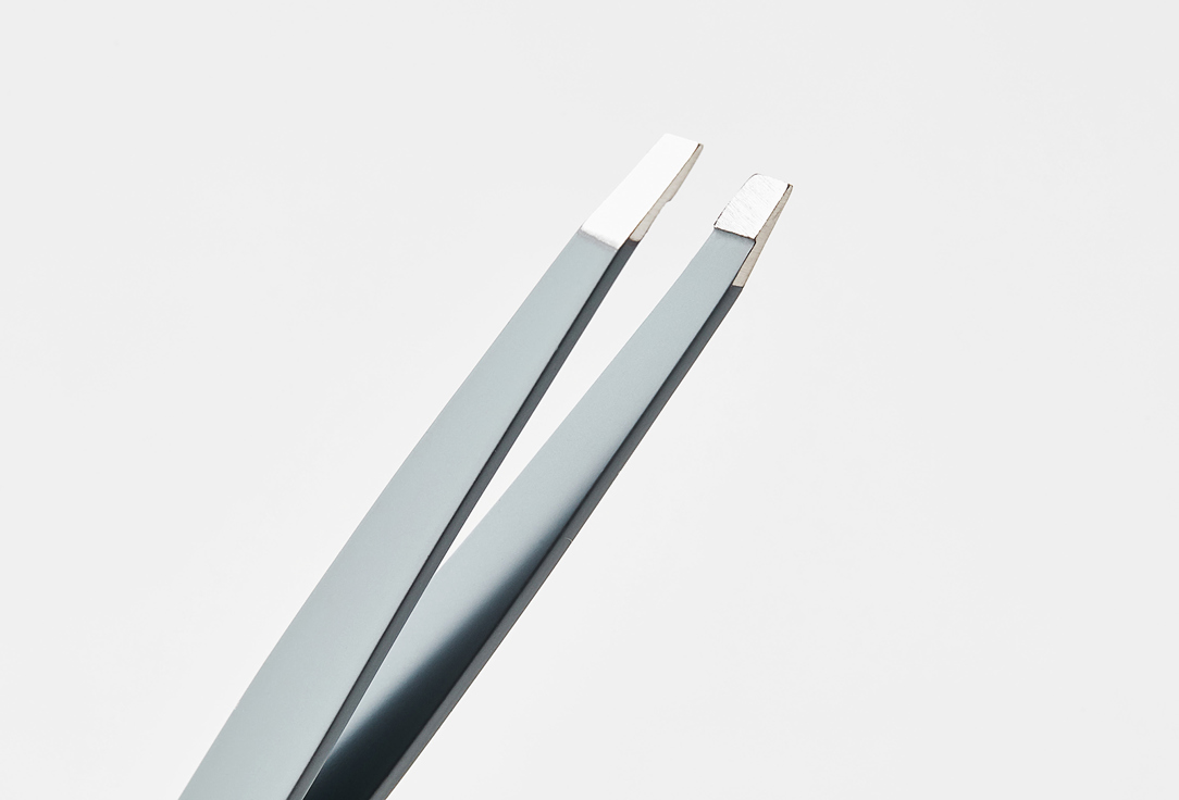 For me by gold apple Slant tweezer Tweezer