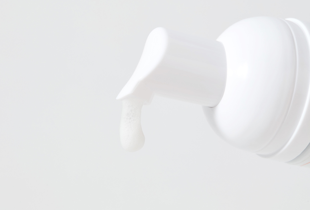 EAU THERMALE AVENE Cleansing Foam For Makeup Removing Essentials