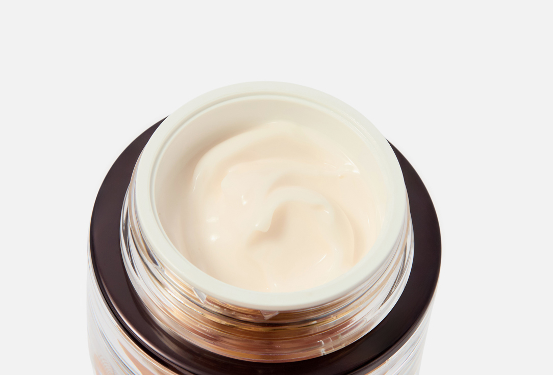 Estée Lauder Transformative face cream Re-nutriv ultimate diamond