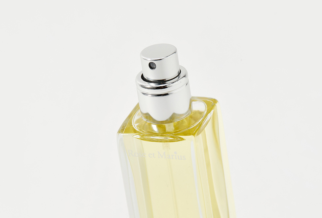 روز وماريوس ماء عطر أون رانديفو مع سيزان 30 مل روز وماريوس ماء عطر أون رانديفو مع سيزان
