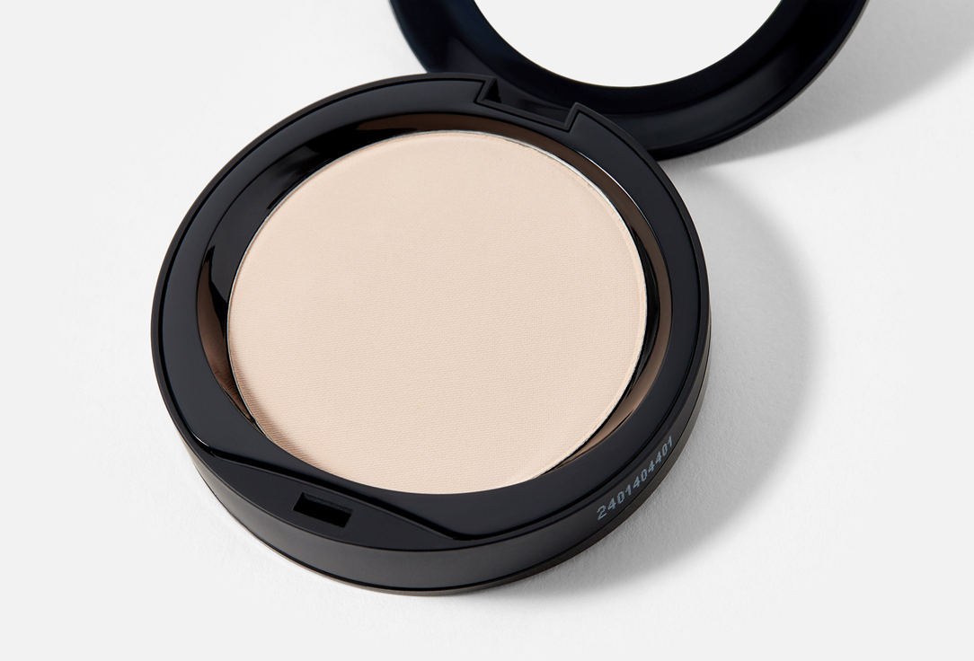 Radiant Professional Make-Up Mattifying Compact Powder Maxi Coverage Powder 5, Light tan 11 ml Radiant Professional Make-Up Mattifying Compact Powder Maxi Coverage Powder