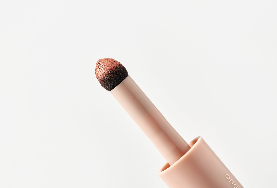 Thim Eye shadows Stick and cream-powder formulas