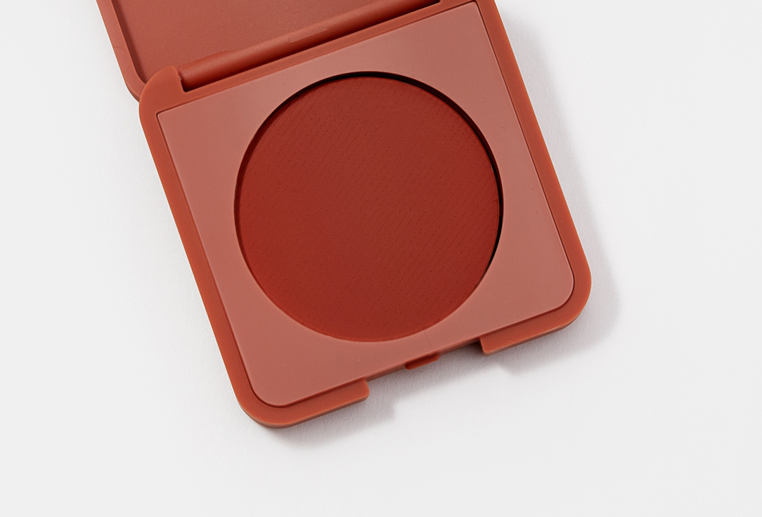 3INA creamy, matte concealer The Full Concealer 676, Deep with a cool chestnut undertone 2.6 g 3INA creamy, matte concealer The Full Concealer